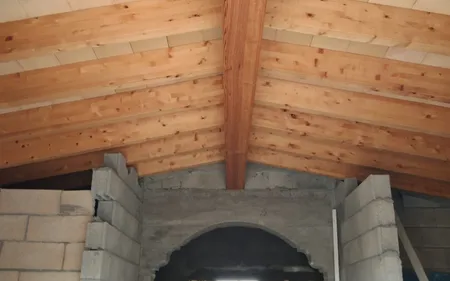 CONSTRUIR ETSRUCTURA DE VIGAS DE MADERA PARA CUBIERTA ANTIGUA EN COLLADO VILLALBA, MADRID