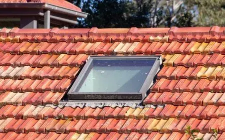 nstalación de claraboya fija en tejado de tejas a precio económico en collado Villalba, Madrid